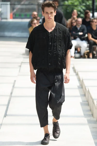 Look 12